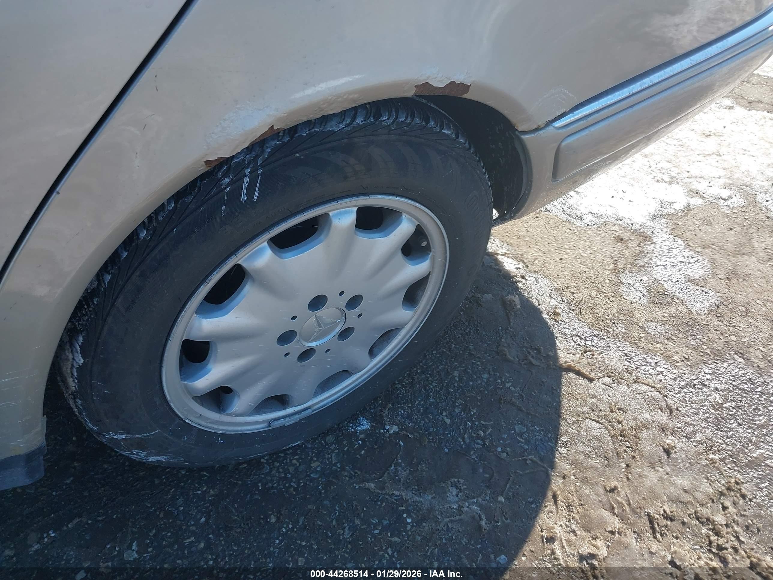1998 Mercedes-benz E 320   Золотой vin: WDBJF65FXWA584430