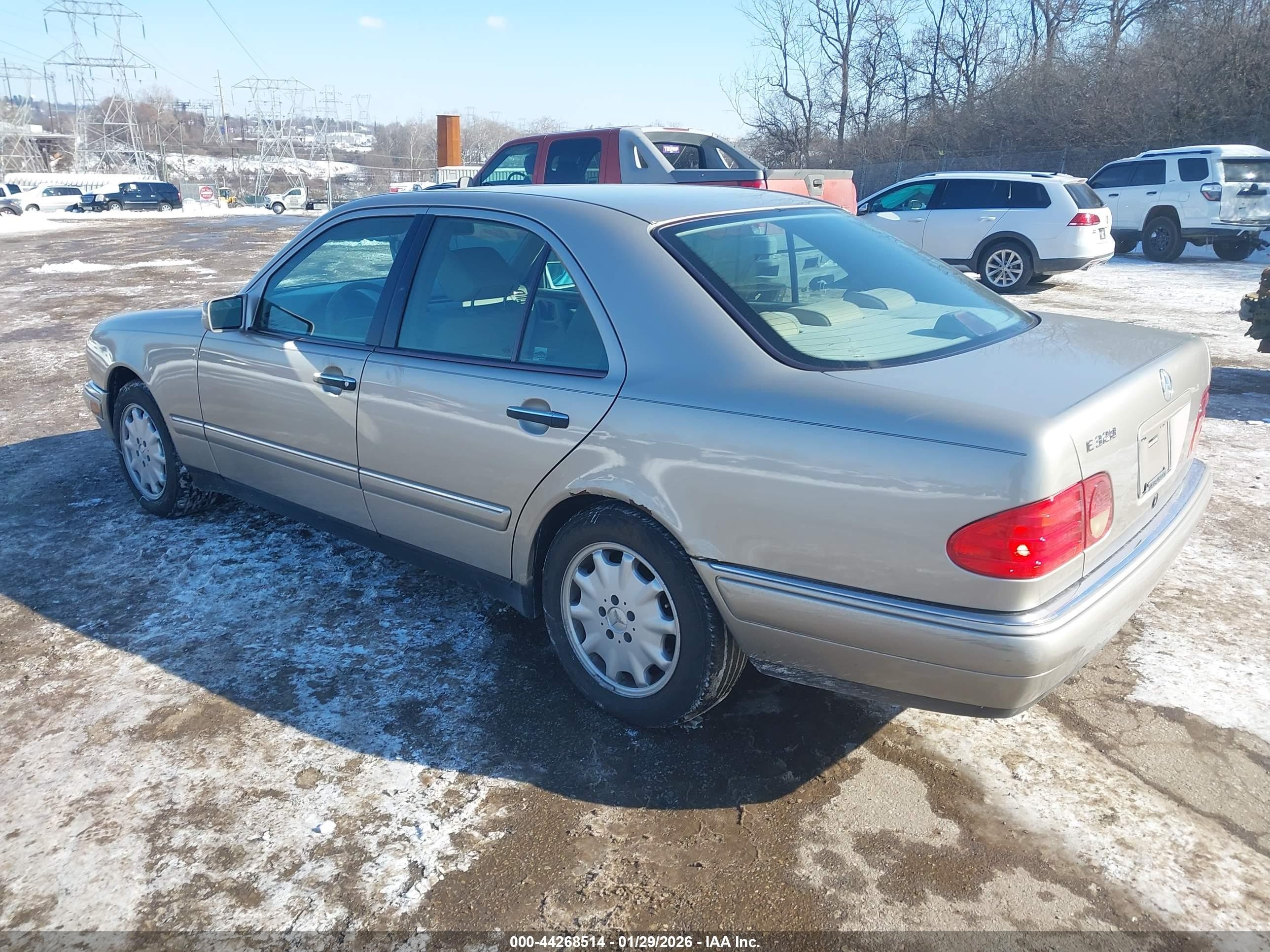 1998 Mercedes-benz E 320   Золотой vin: WDBJF65FXWA584430