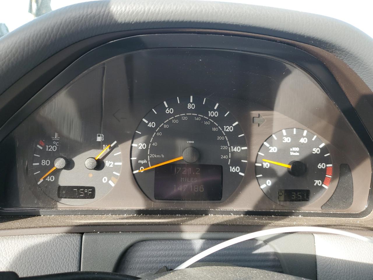 2000 Mercedes-benz E 320 White vin: WDBJF65G3YA959716