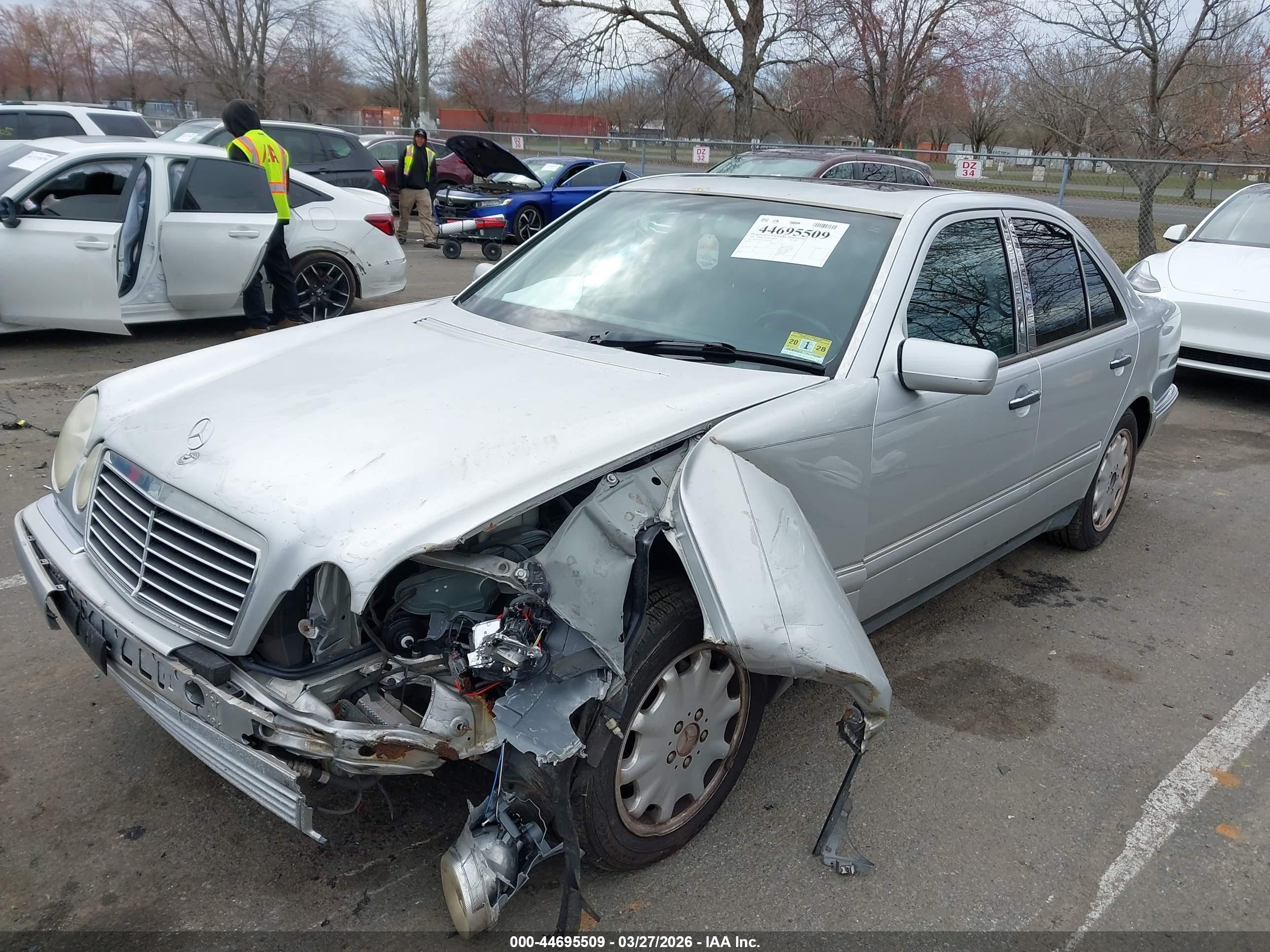 1999 Mercedes-benz E 320   Silver vin: WDBJF65H0XA843087