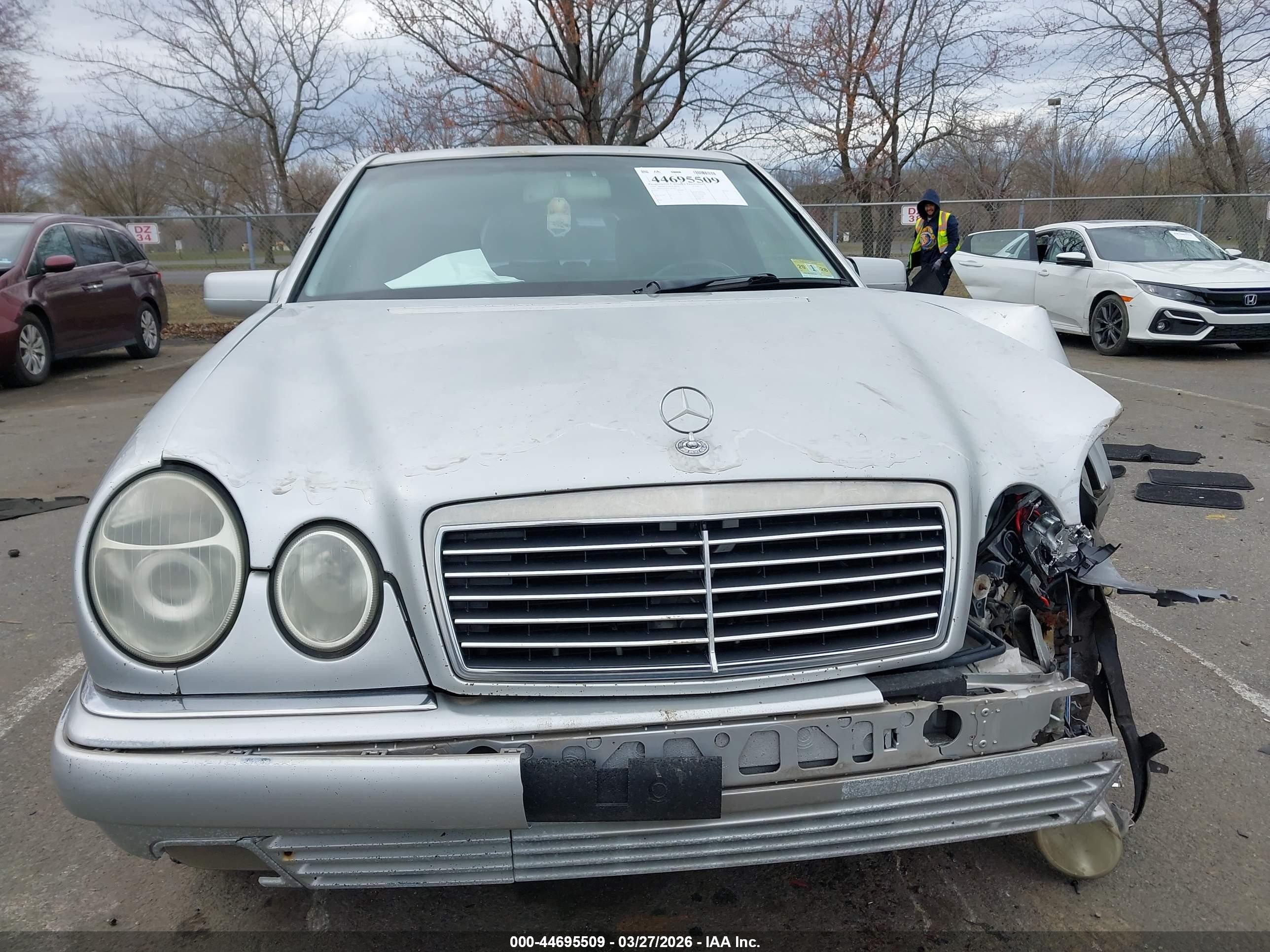 1999 Mercedes-benz E 320   Silver vin: WDBJF65H0XA843087