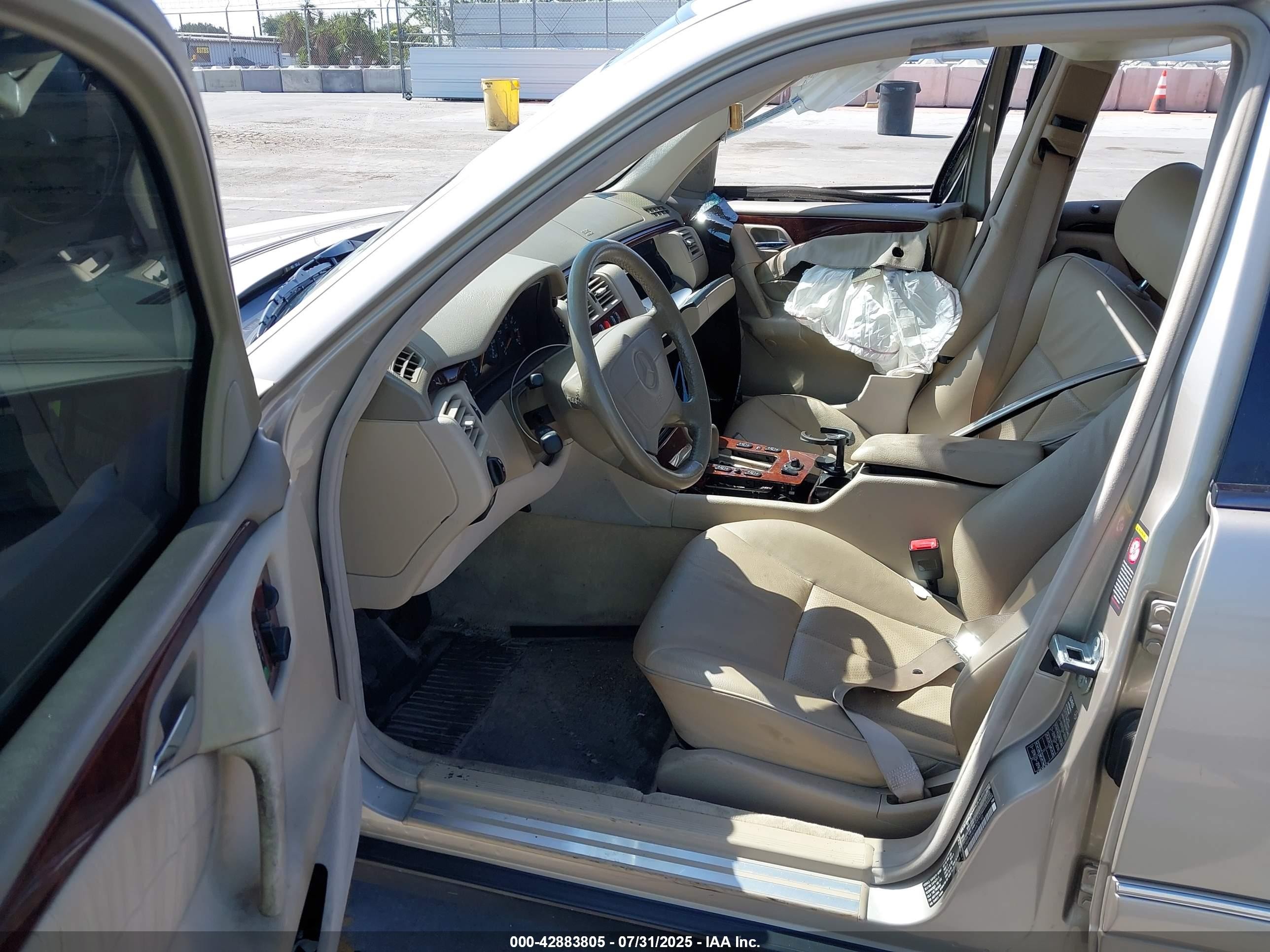 1999 Mercedes-benz E 320   Золотой vin: WDBJF65H0XA875182