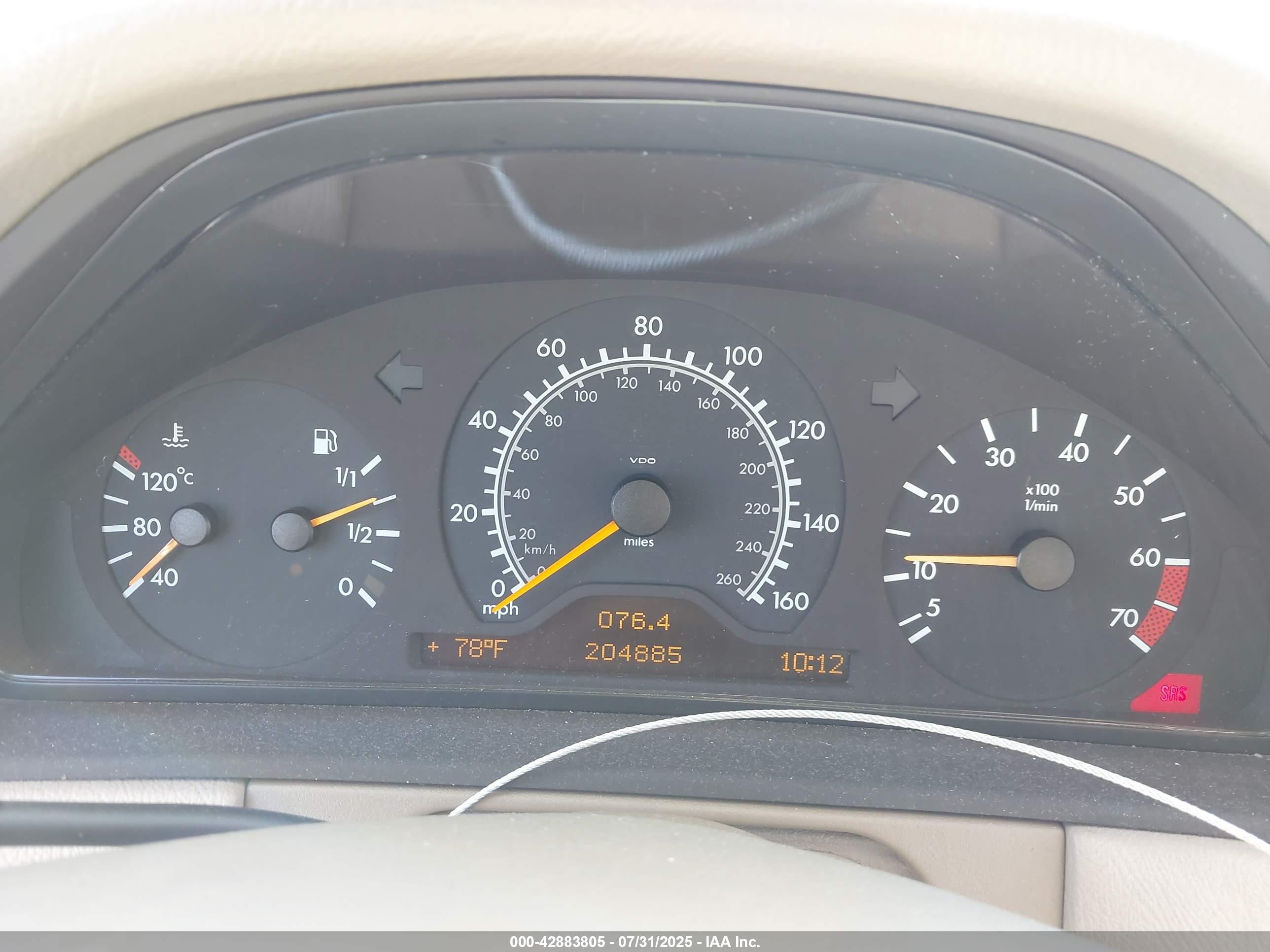 1999 Mercedes-benz E 320   Золотой vin: WDBJF65H0XA875182