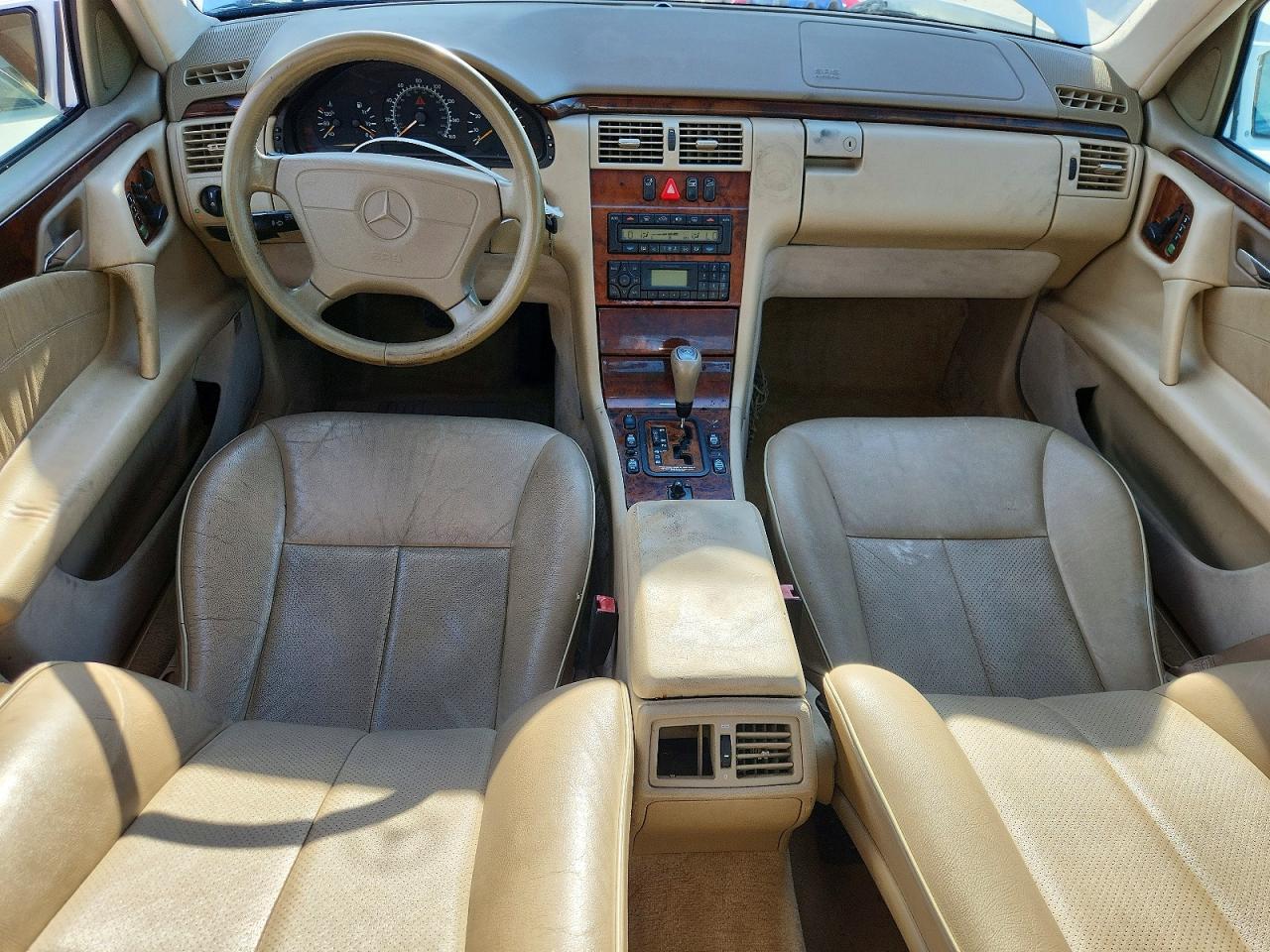 1999 Mercedes-benz E 320 White vin: WDBJF65H0XA878292