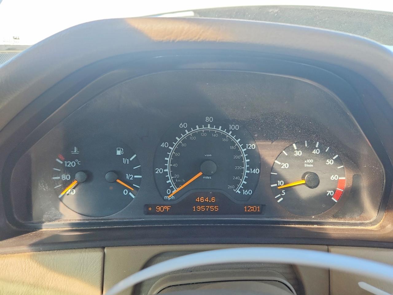 1999 Mercedes-benz E 320 White vin: WDBJF65H0XA878292