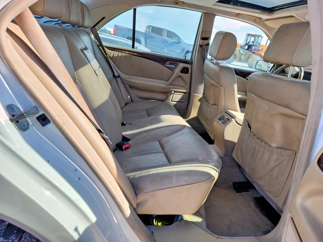 1999 Mercedes-benz E 320 White vin: WDBJF65H0XA878292