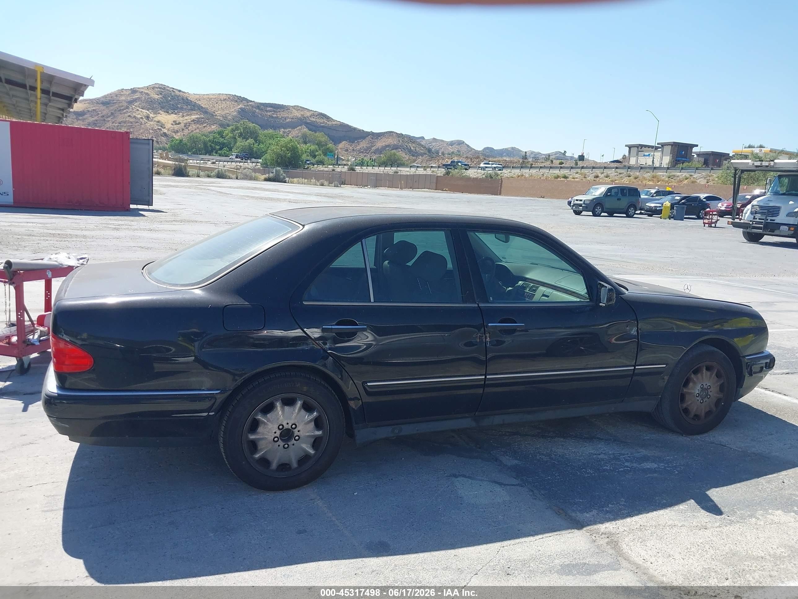 1999 Mercedes-benz E 320 Black vin: WDBJF65H0XA899126