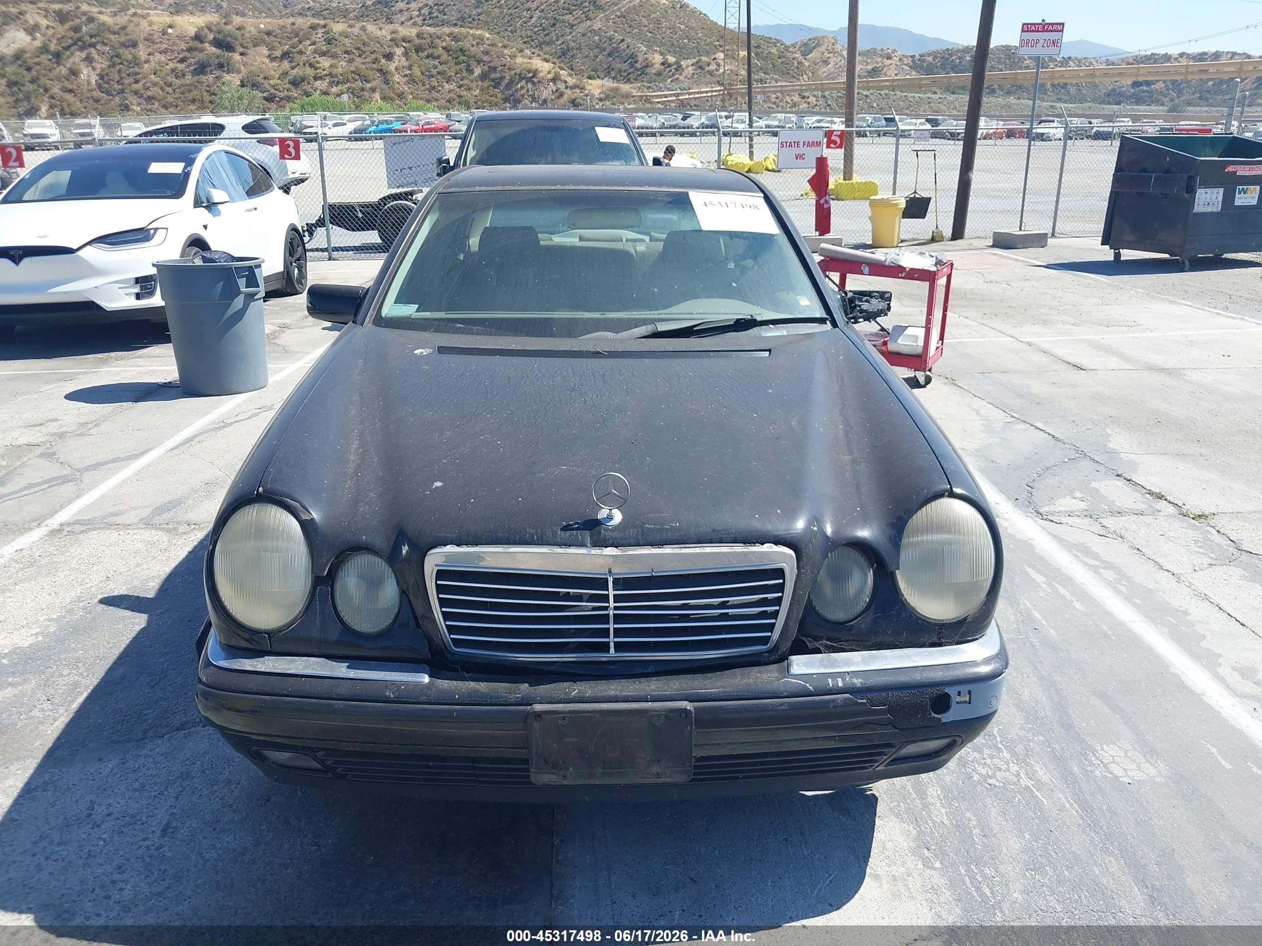 1999 Mercedes-benz E 320 Black vin: WDBJF65H0XA899126