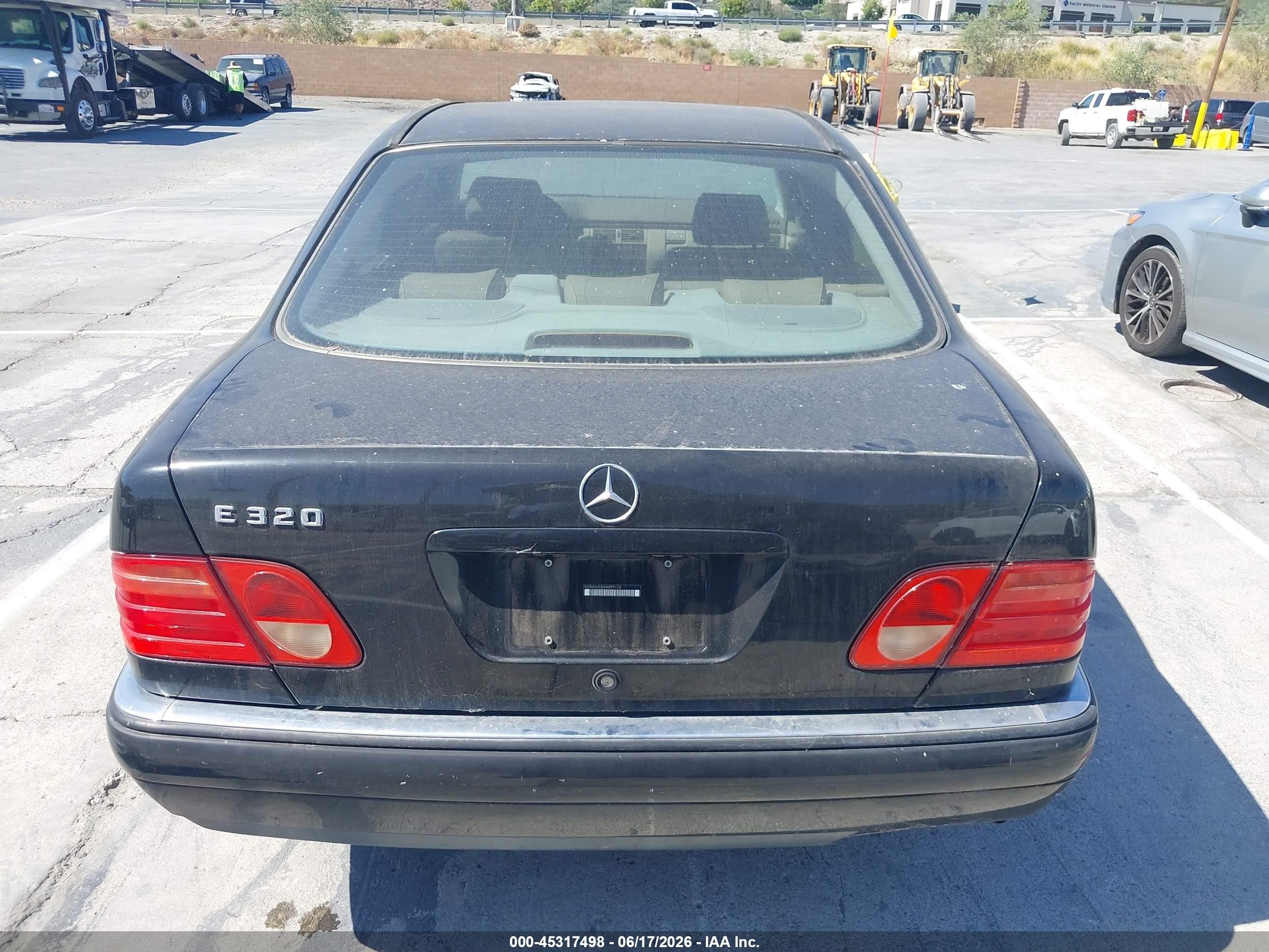 1999 Mercedes-benz E 320 Black vin: WDBJF65H0XA899126