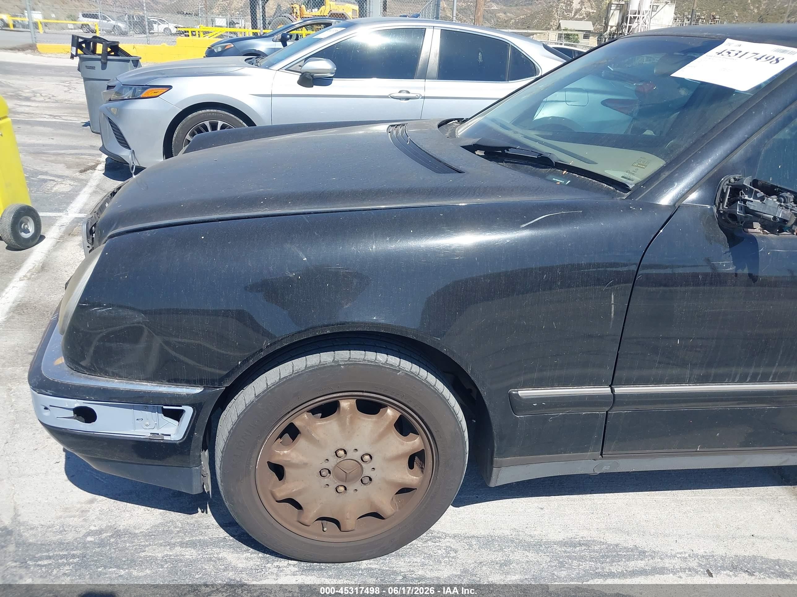 1999 Mercedes-benz E 320 Black vin: WDBJF65H0XA899126