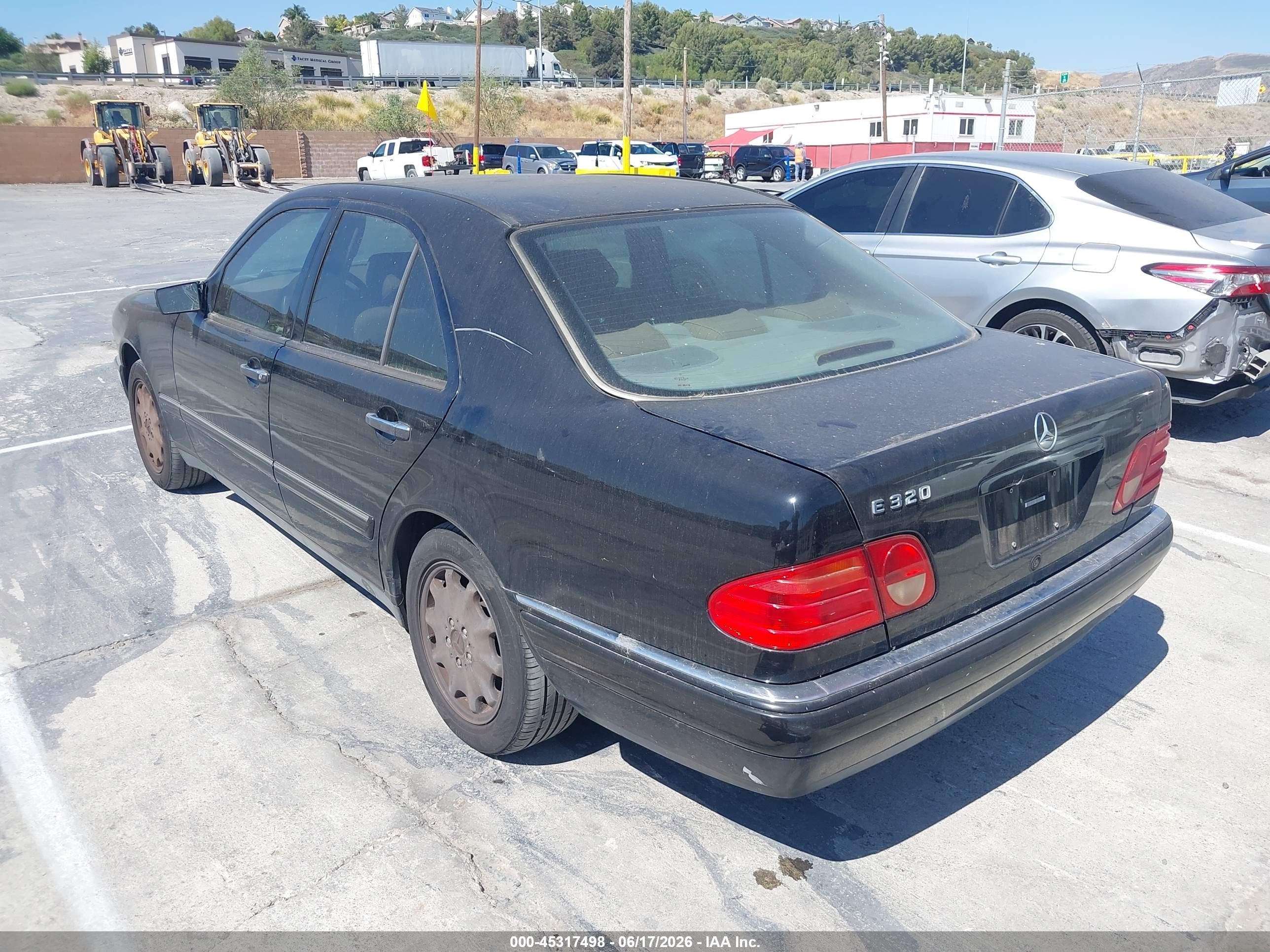1999 Mercedes-benz E 320 Black vin: WDBJF65H0XA899126