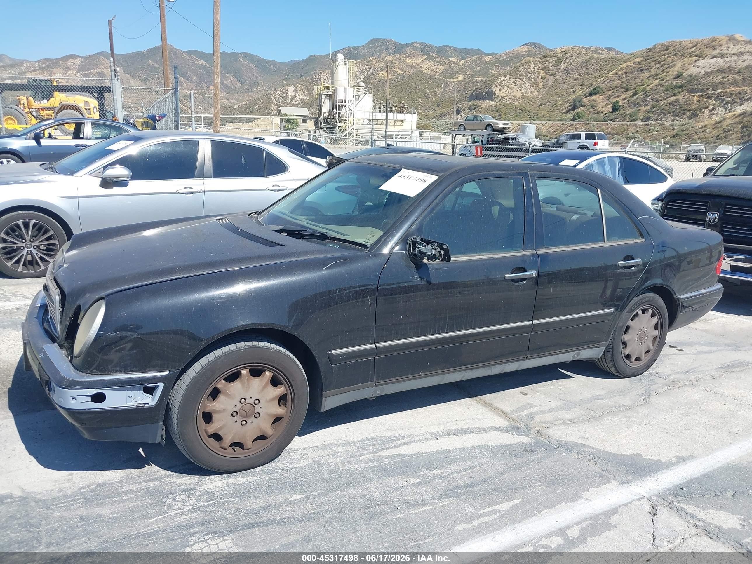 1999 Mercedes-benz E 320 Black vin: WDBJF65H0XA899126