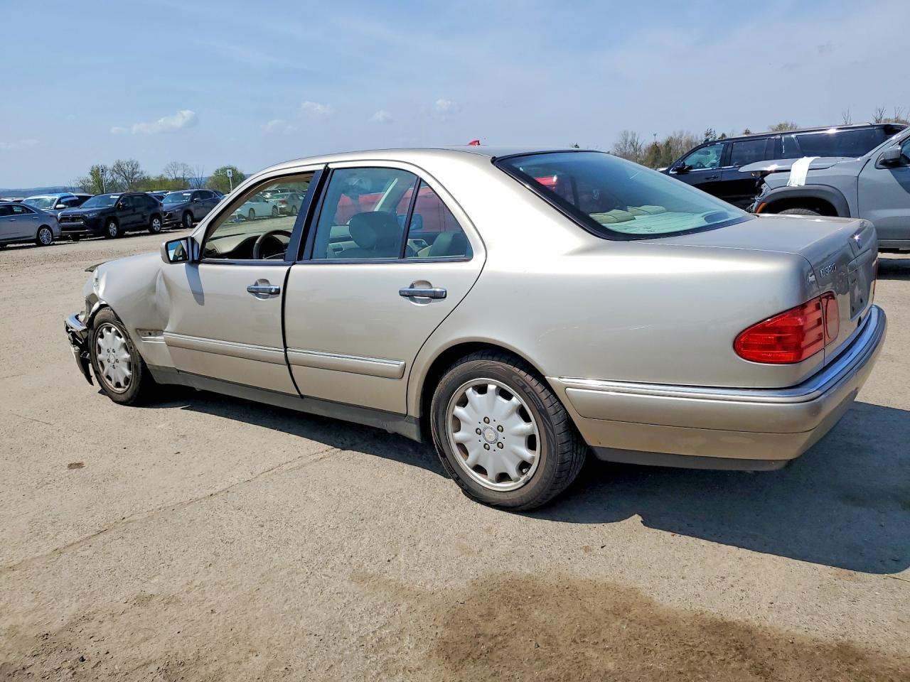 1999 Mercedes-benz E 320 Tan vin: WDBJF65H0XA932237