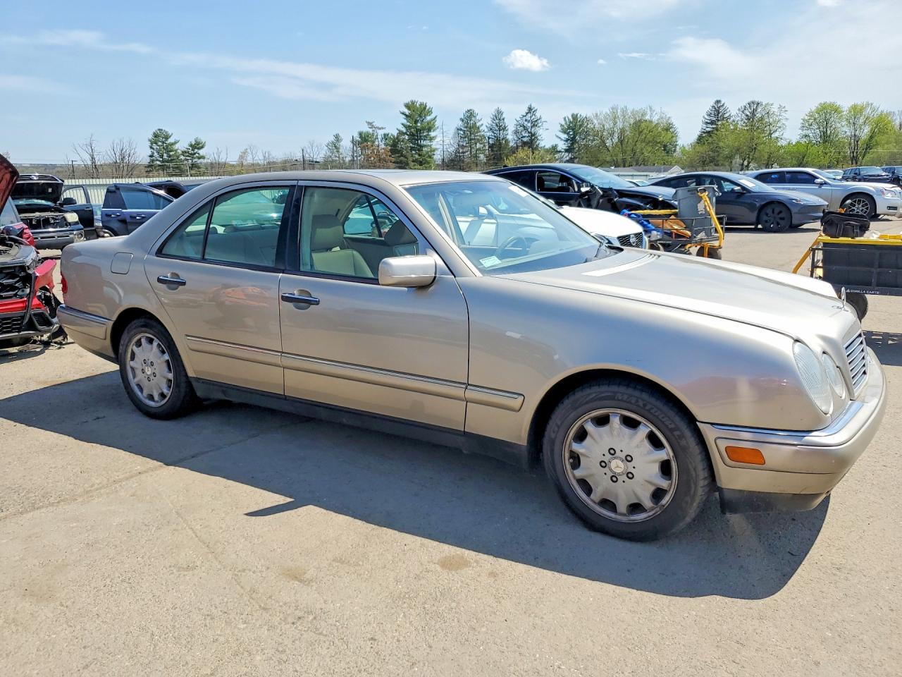 1999 Mercedes-benz E 320 Tan vin: WDBJF65H0XA932237