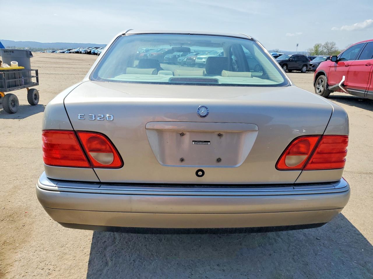 1999 Mercedes-benz E 320 Tan vin: WDBJF65H0XA932237