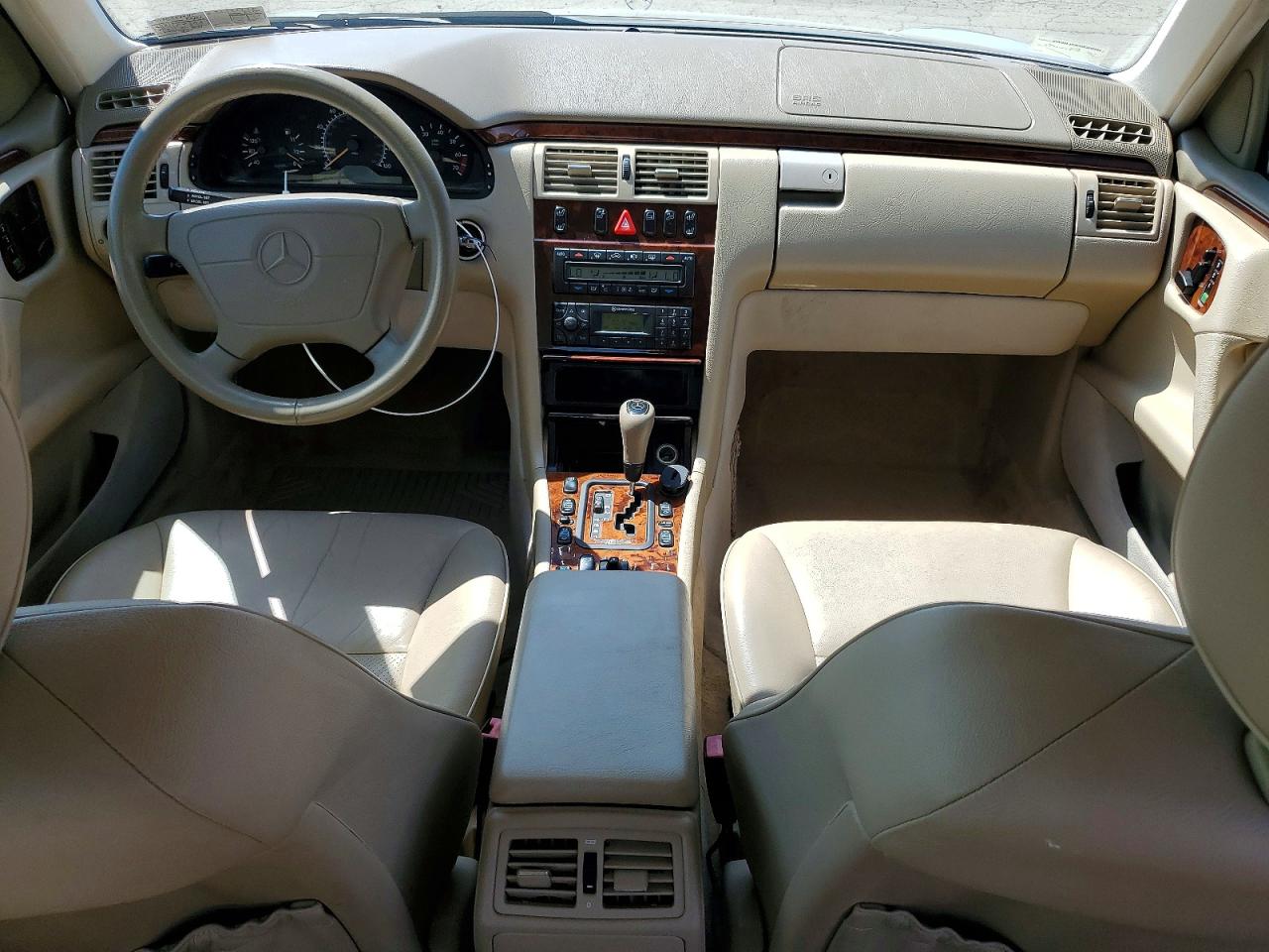 1999 Mercedes-benz E 320 Tan vin: WDBJF65H0XA932237