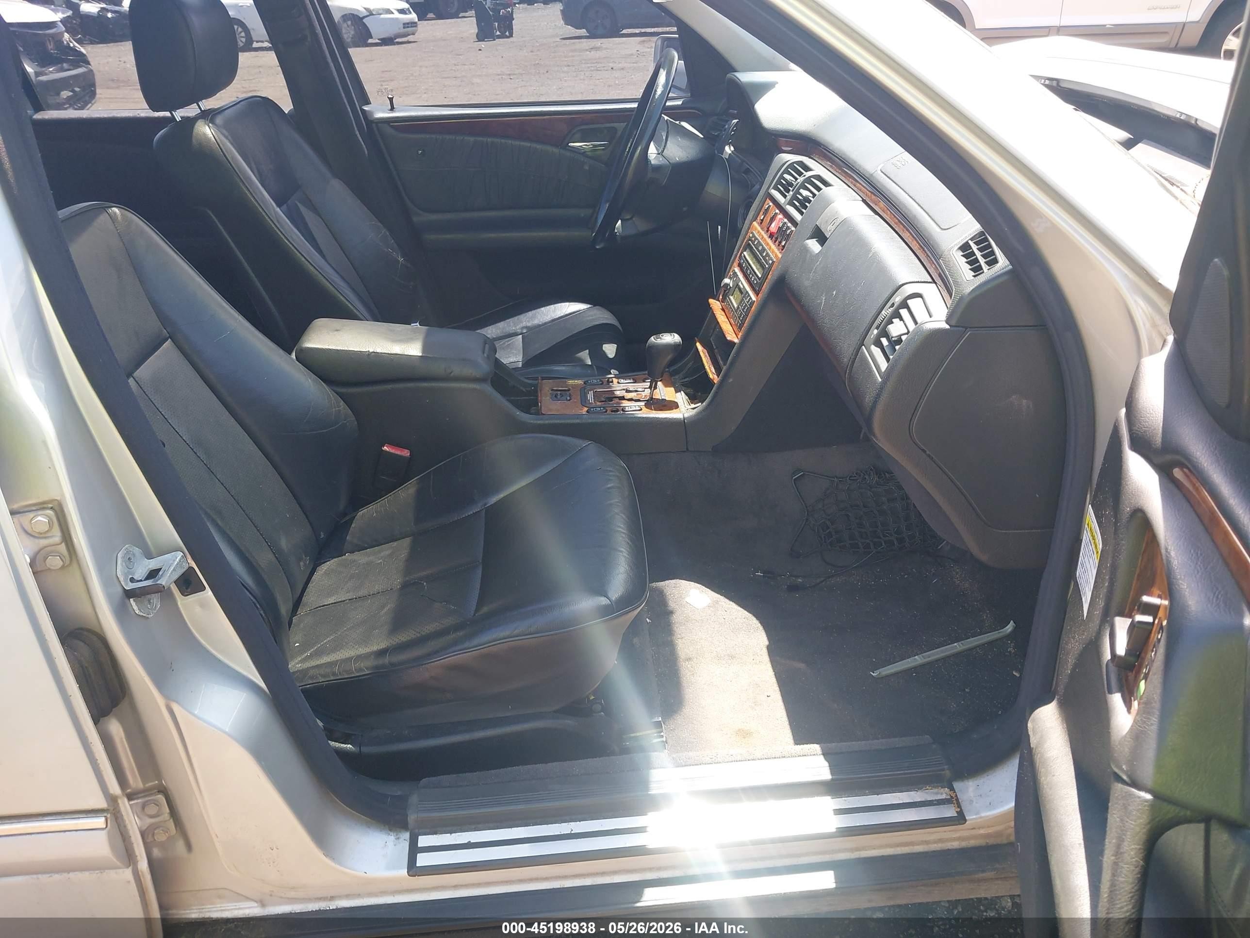 1999 Mercedes-benz E 320   Серебряный vin: WDBJF65H1XA808736
