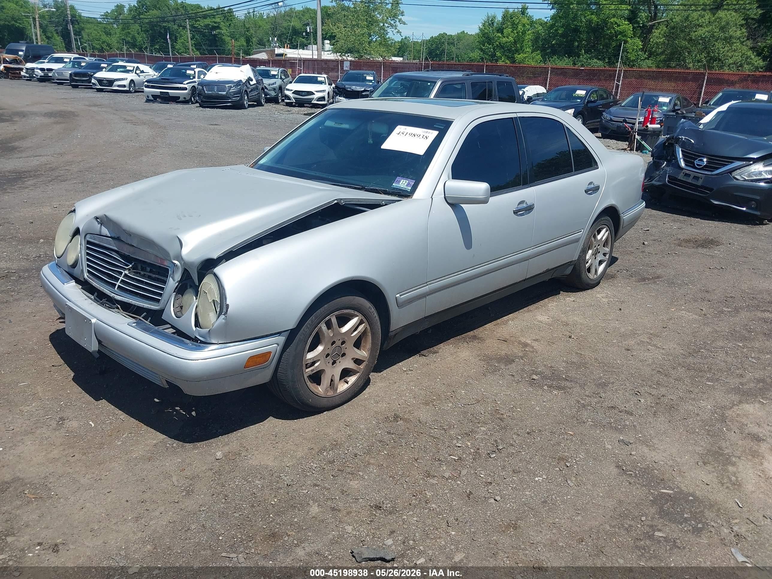 1999 Mercedes-benz E 320   Серебряный vin: WDBJF65H1XA808736