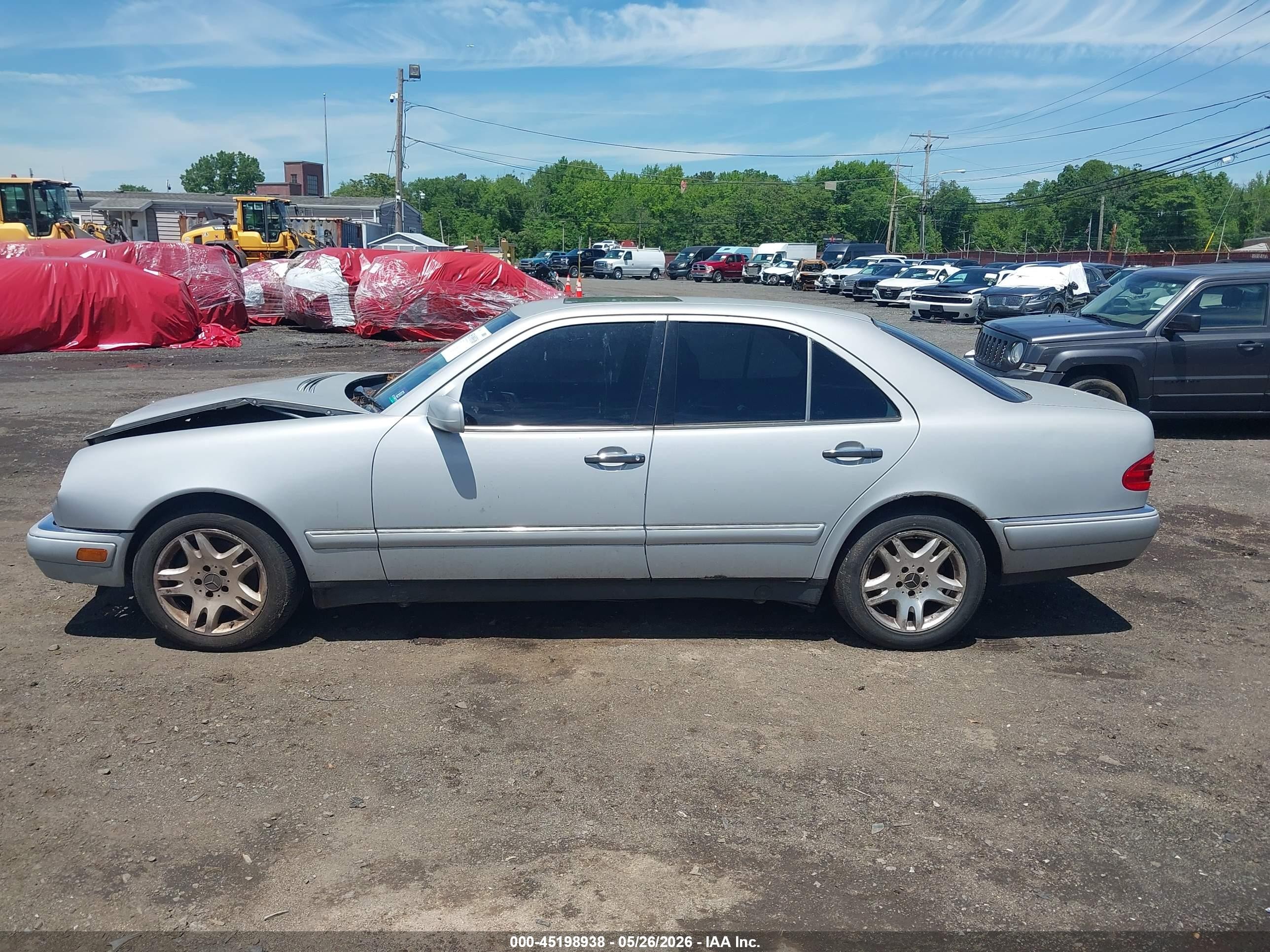 1999 Mercedes-benz E 320   Серебряный vin: WDBJF65H1XA808736