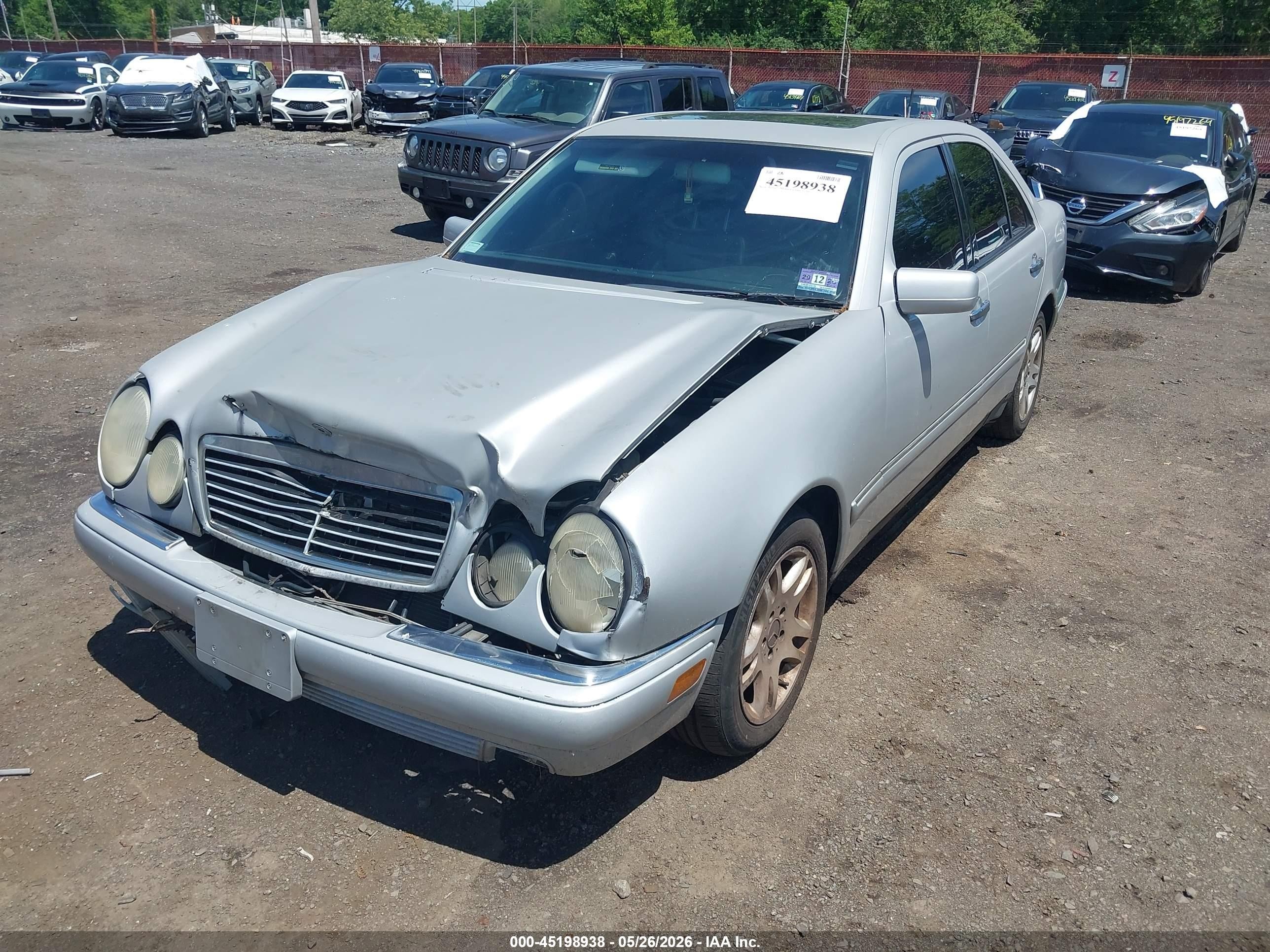 1999 Mercedes-benz E 320   Серебряный vin: WDBJF65H1XA808736
