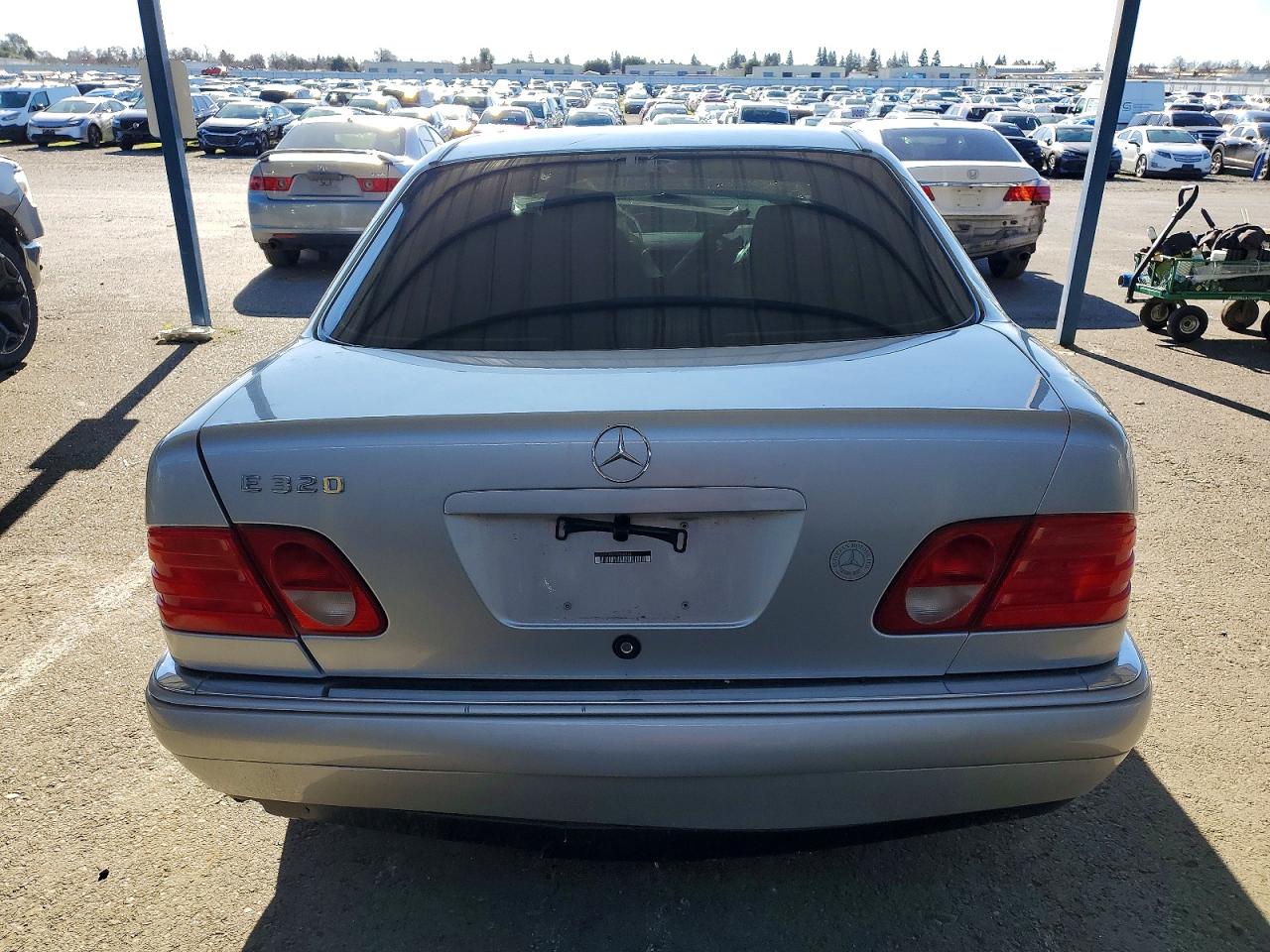 1999 Mercedes-benz E 320 Серебряный vin: WDBJF65H1XA908836