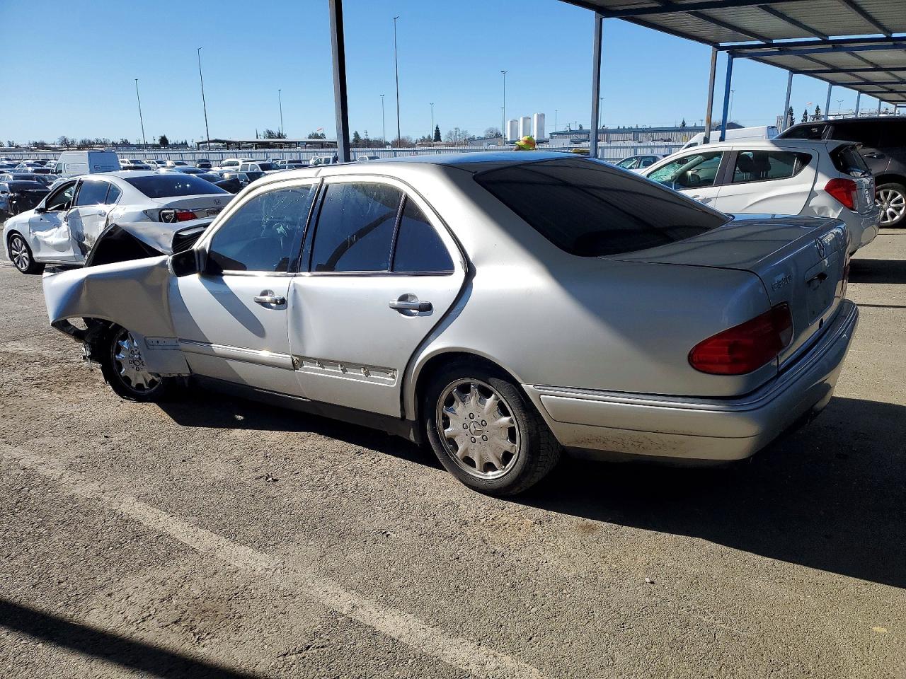 1999 Mercedes-benz E 320 Серебряный vin: WDBJF65H1XA908836