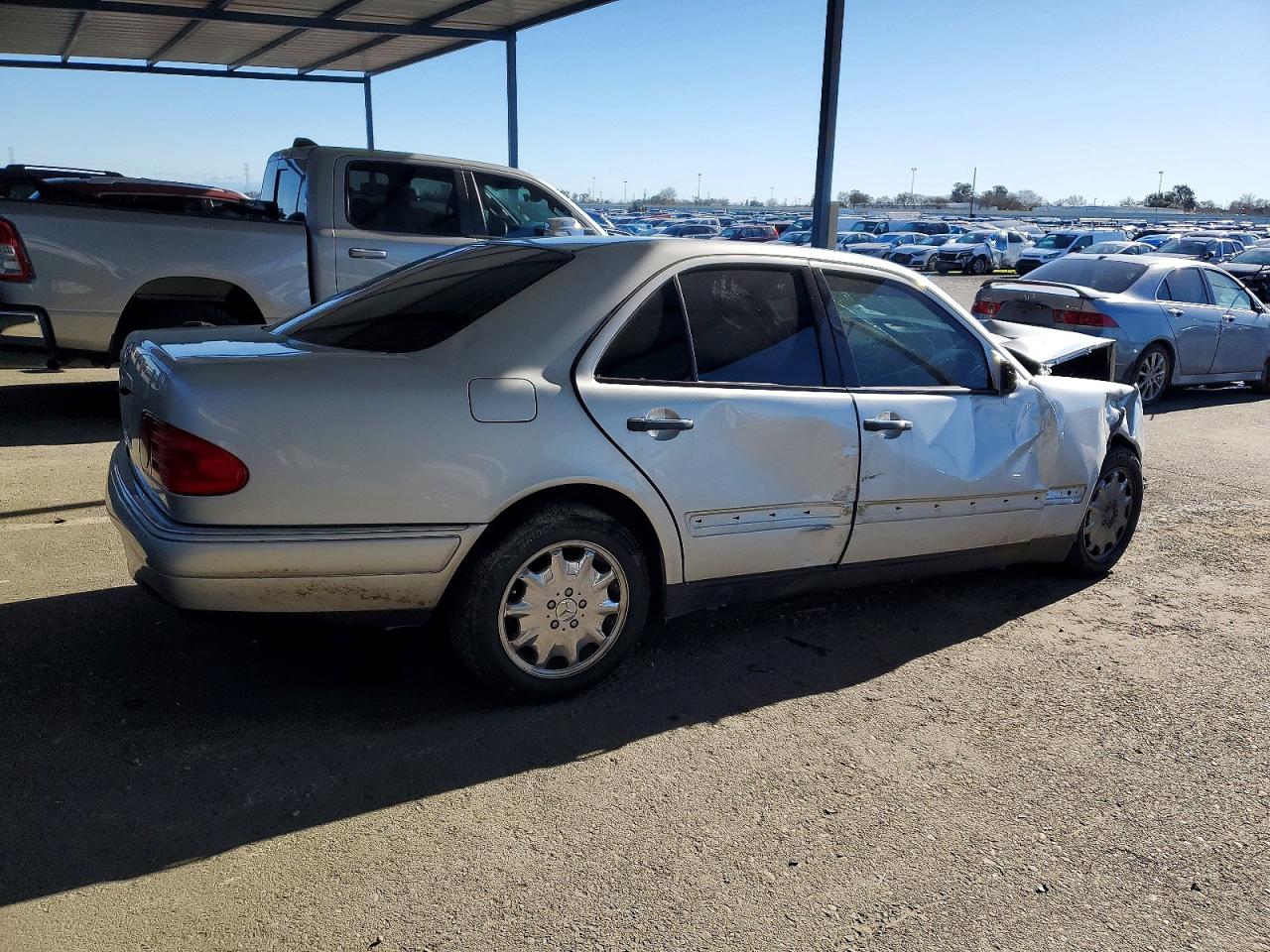1999 Mercedes-benz E 320 Серебряный vin: WDBJF65H1XA908836