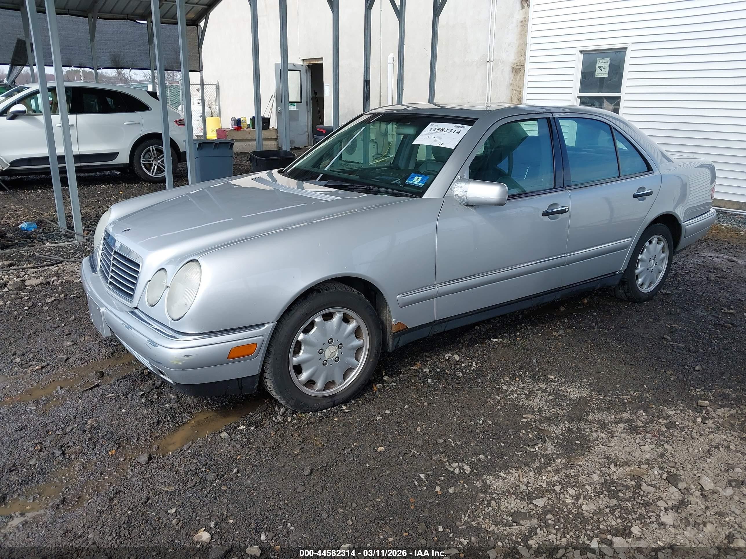 1999 Mercedes-benz E 320   Silver vin: WDBJF65H1XA922865