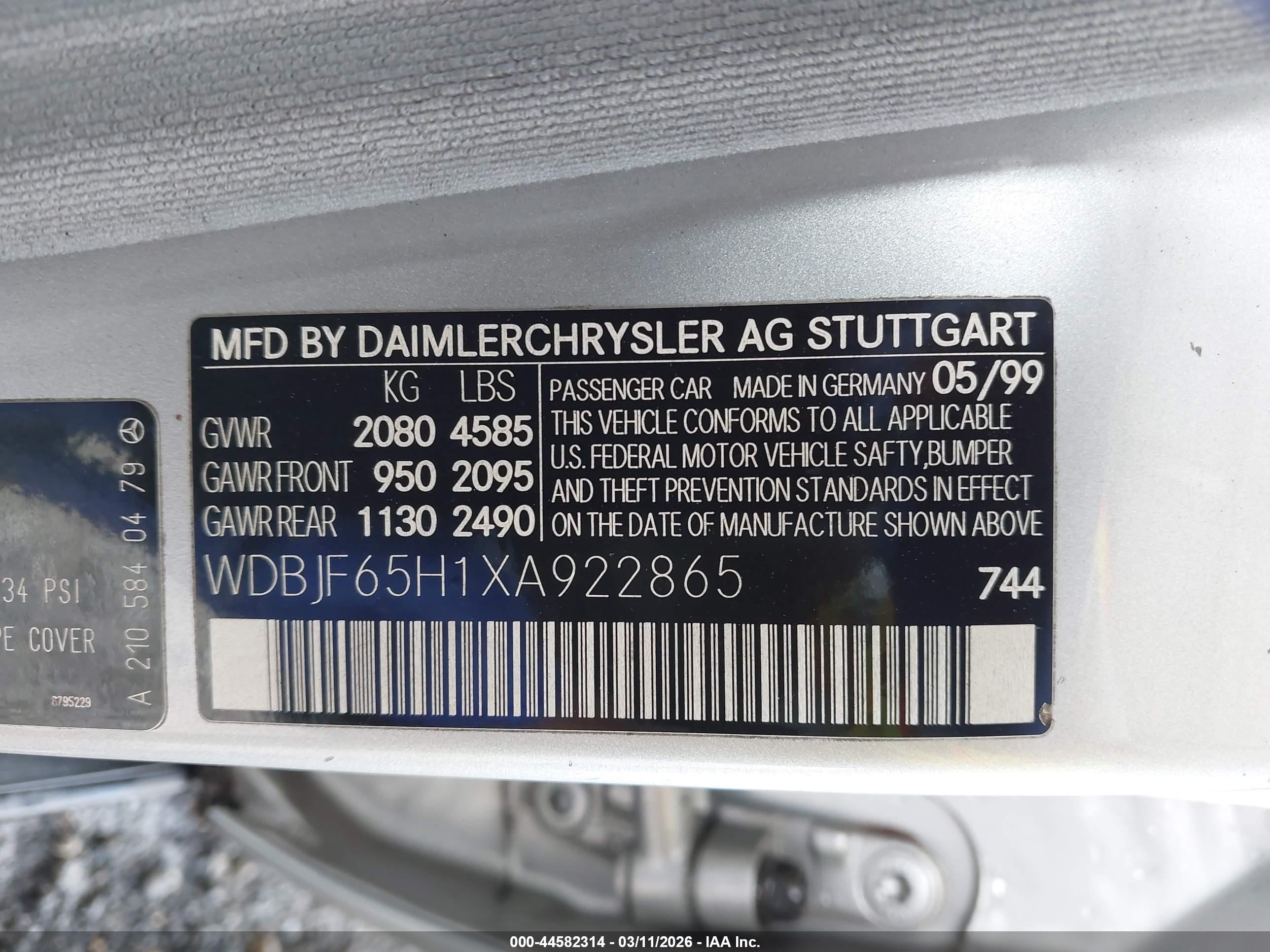 1999 Mercedes-benz E 320   Silver vin: WDBJF65H1XA922865