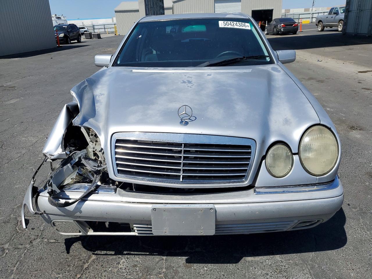 1999 Mercedes-benz E 320 Silver vin: WDBJF65H2XA731293