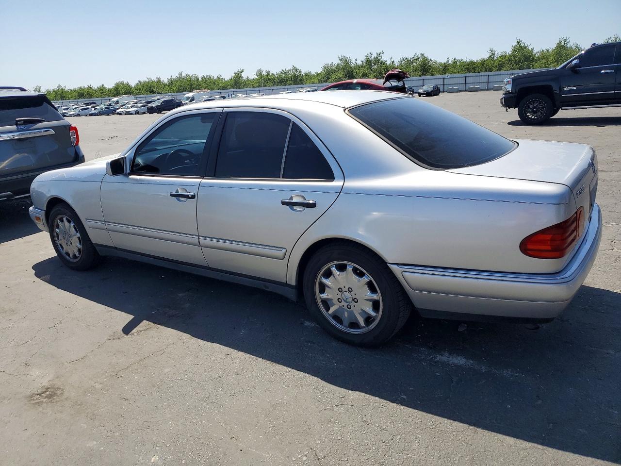 1999 Mercedes-benz E 320 Silver vin: WDBJF65H2XA731293