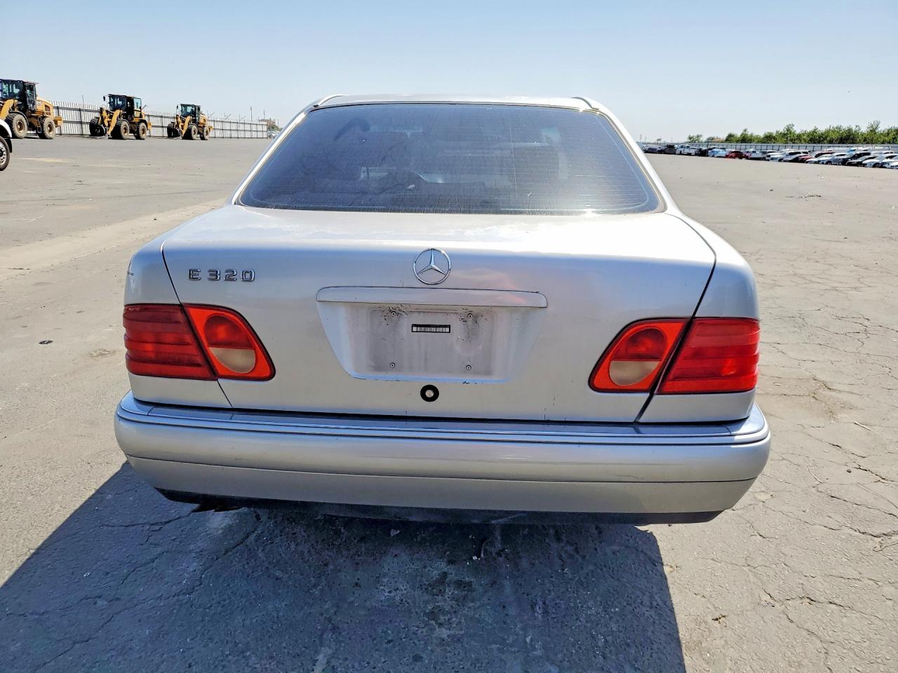 1999 Mercedes-benz E 320 Silver vin: WDBJF65H2XA731293