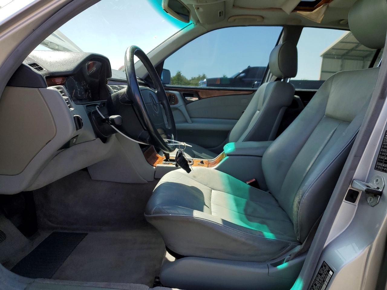 1999 Mercedes-benz E 320 Silver vin: WDBJF65H2XA731293