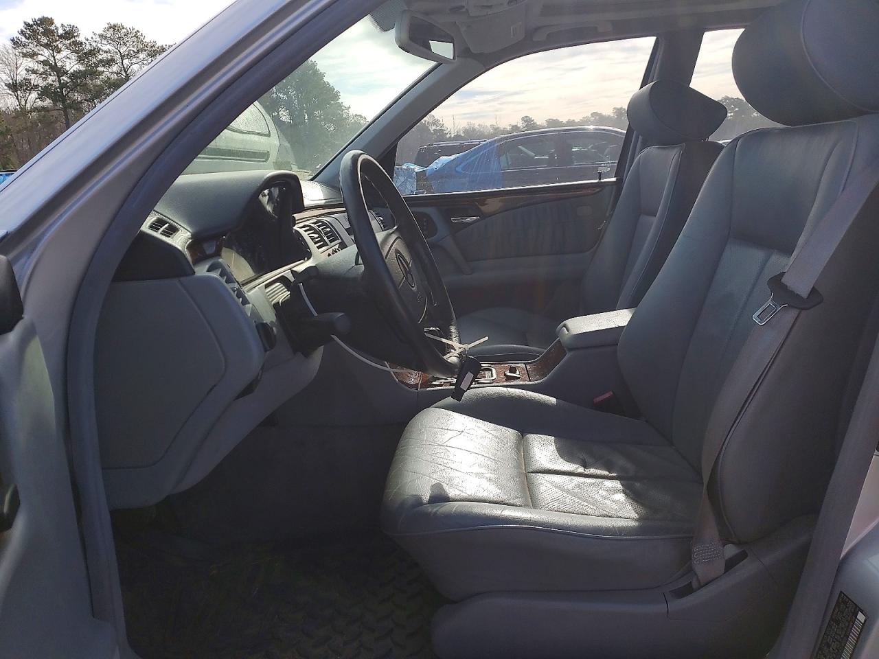 1999 Mercedes-benz E 320 Silver vin: WDBJF65H2XA778002