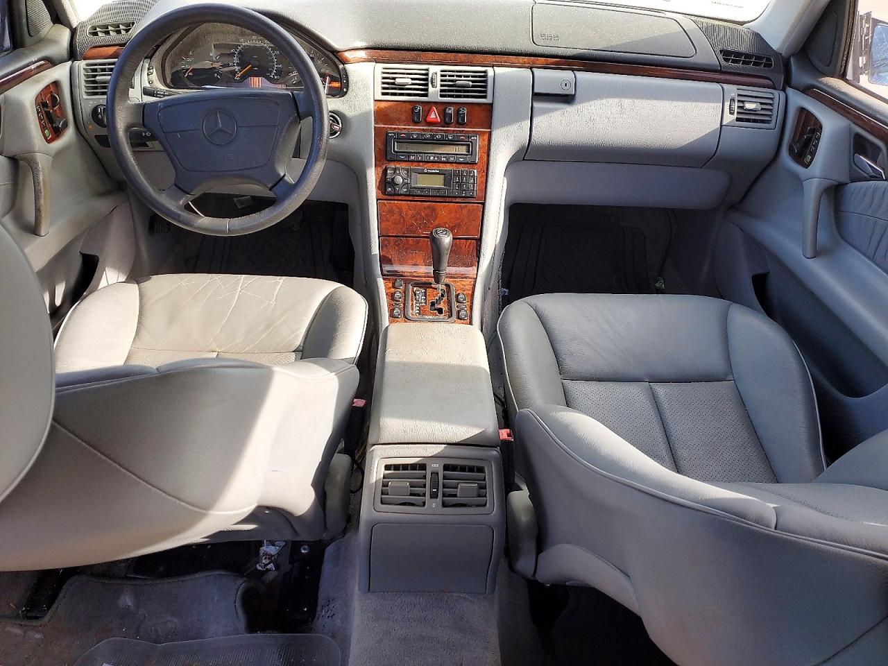 1999 Mercedes-benz E 320 Silver vin: WDBJF65H2XA778002