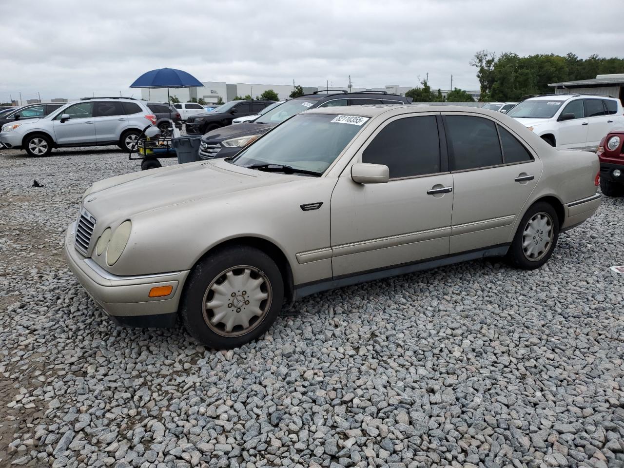 1999 Mercedes-benz E 320 Gold vin: WDBJF65H2XA789971