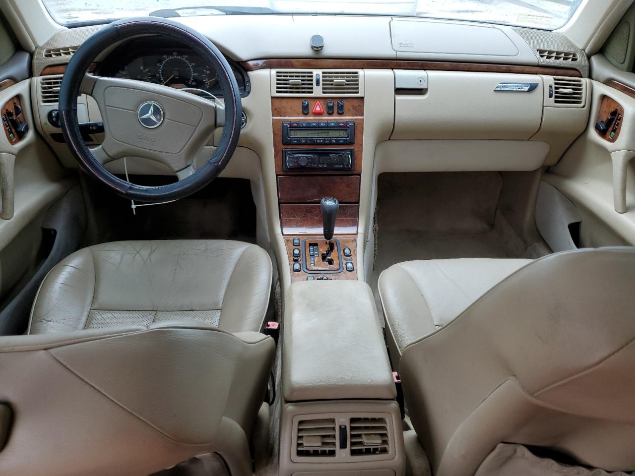 1999 Mercedes-benz E 320 Золотой vin: WDBJF65H2XA789971