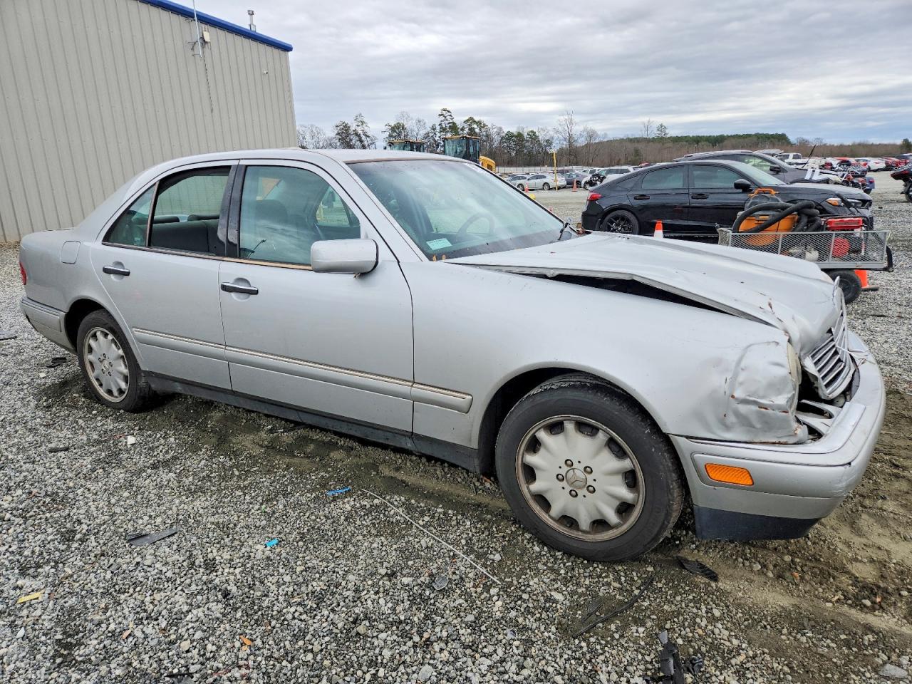 1999 Mercedes-benz E 320 Silver vin: WDBJF65H2XA888922