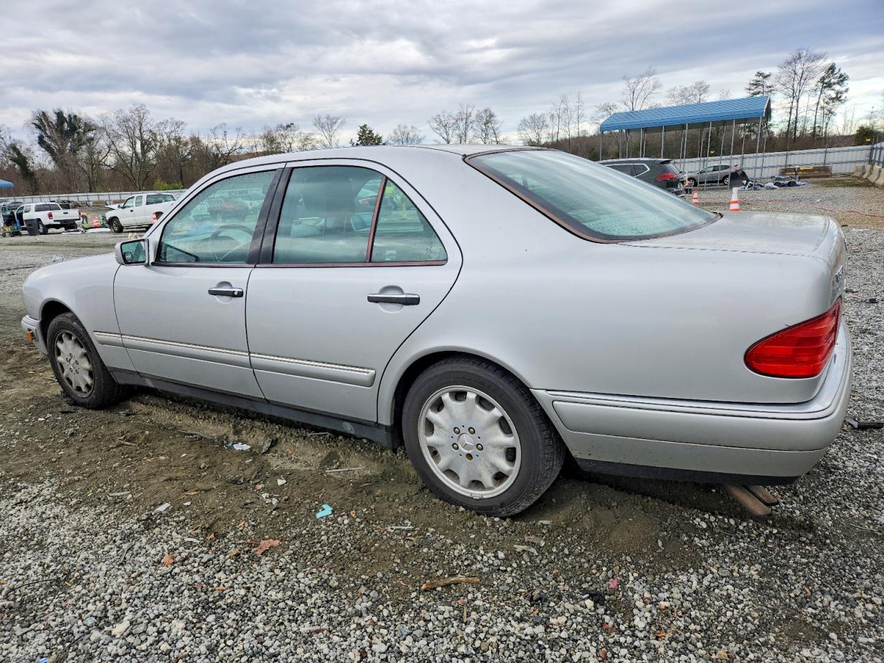 1999 Mercedes-benz E 320 Silver vin: WDBJF65H2XA888922