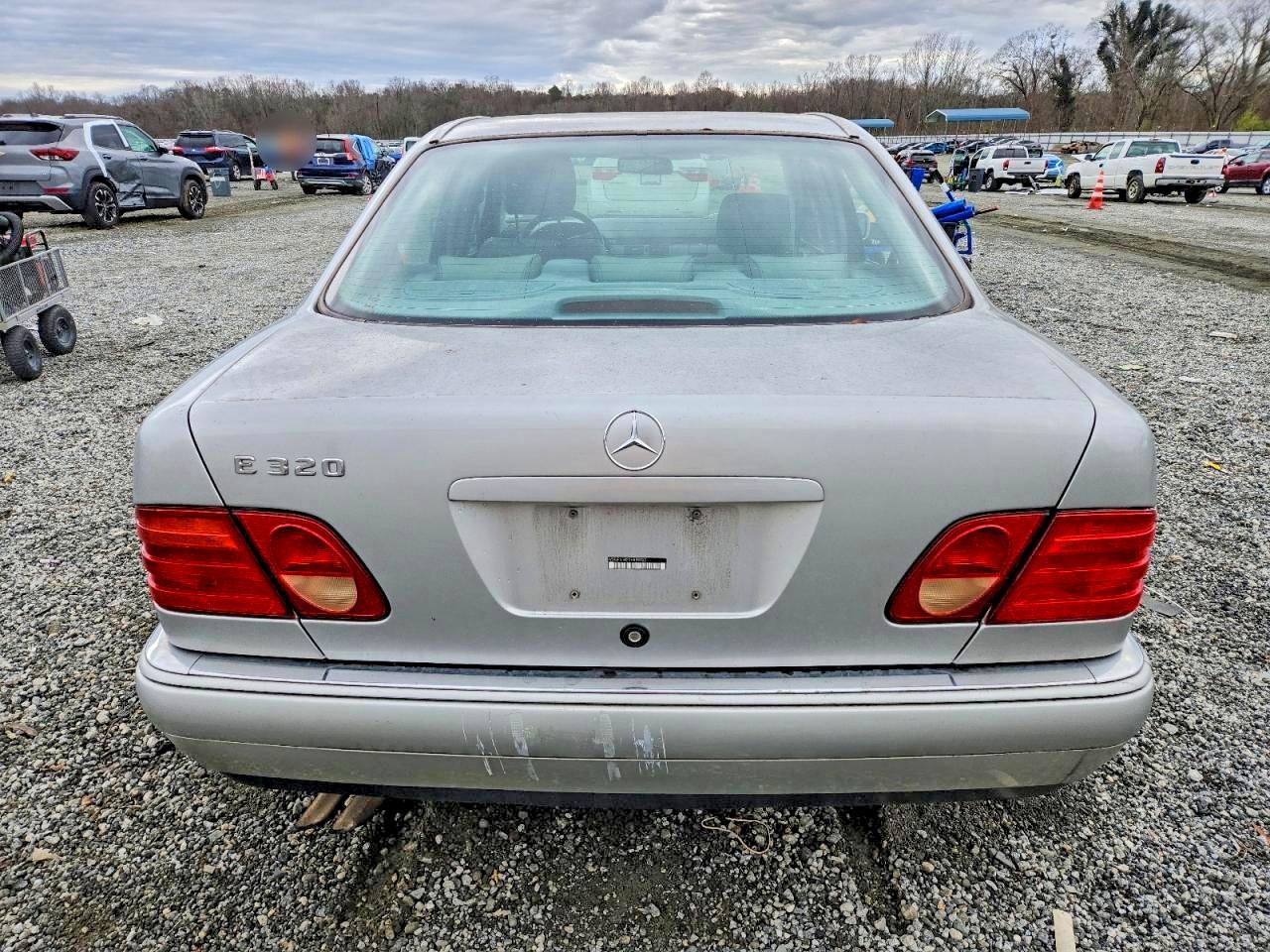 1999 Mercedes-benz E 320 Silver vin: WDBJF65H2XA888922
