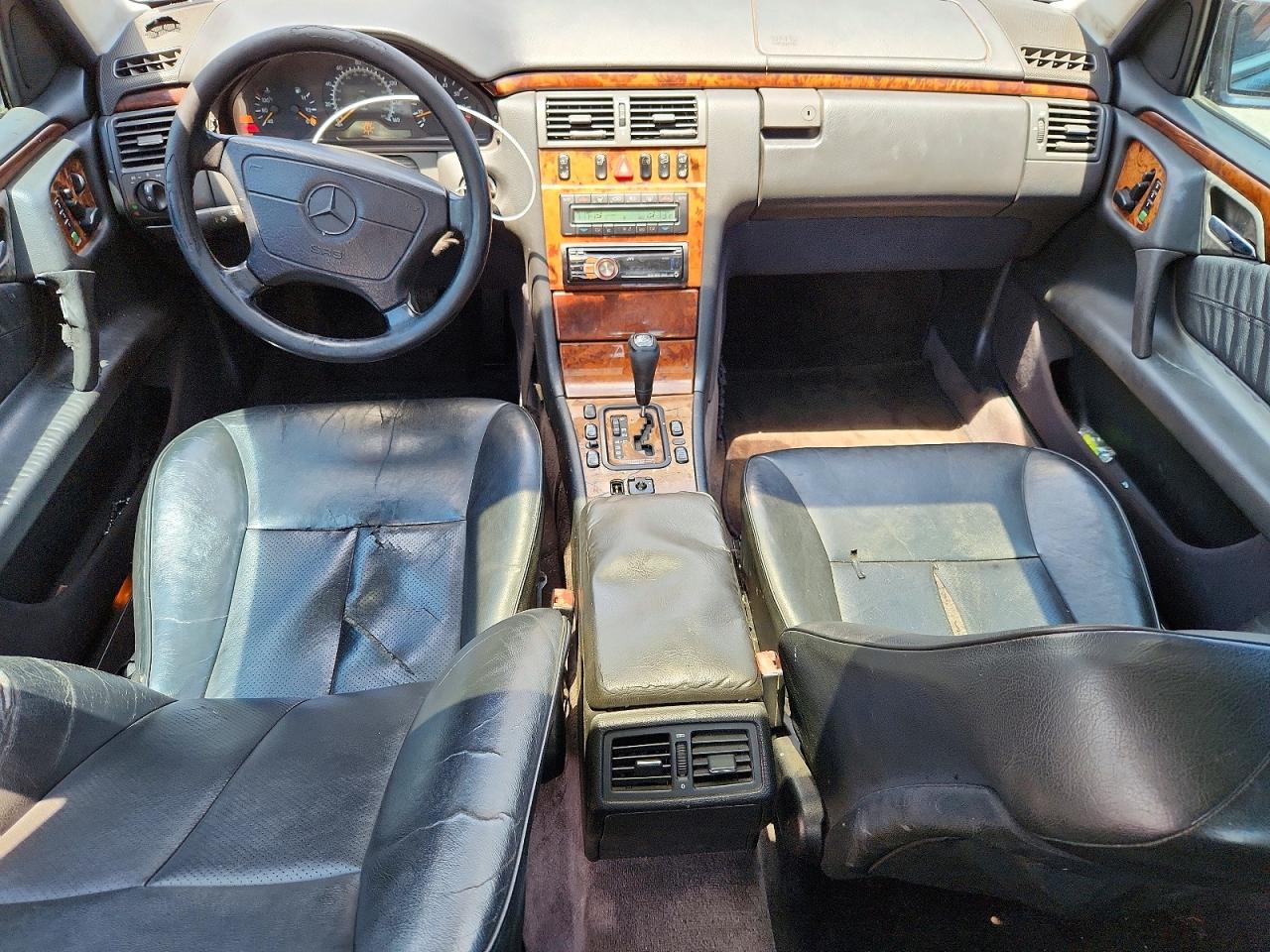 1999 Mercedes-benz E 320 Черный vin: WDBJF65H2XA909770