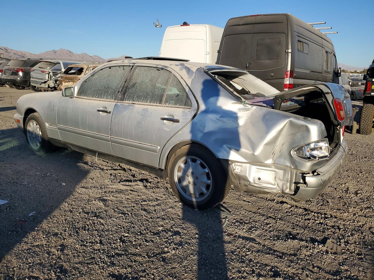 1999 Mercedes-benz E 320 Silver vin: WDBJF65H3XA858165