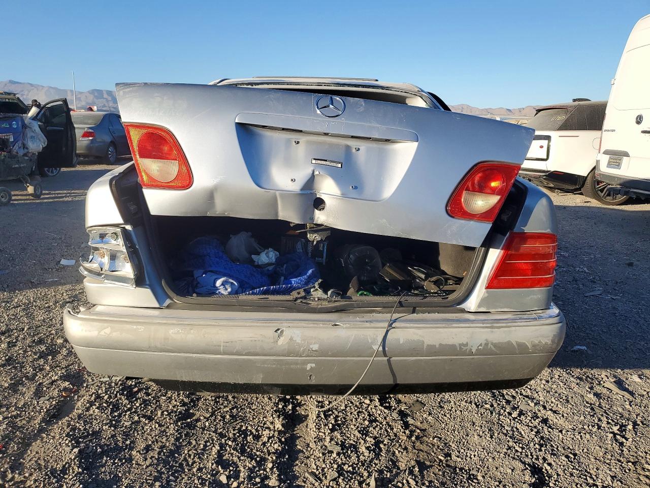 1999 Mercedes-benz E 320 Silver vin: WDBJF65H3XA858165