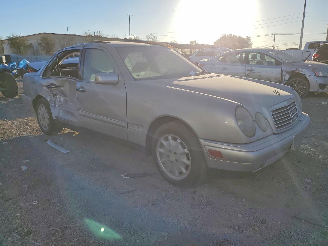 1999 Mercedes-benz E 320 Silver vin: WDBJF65H3XA858165