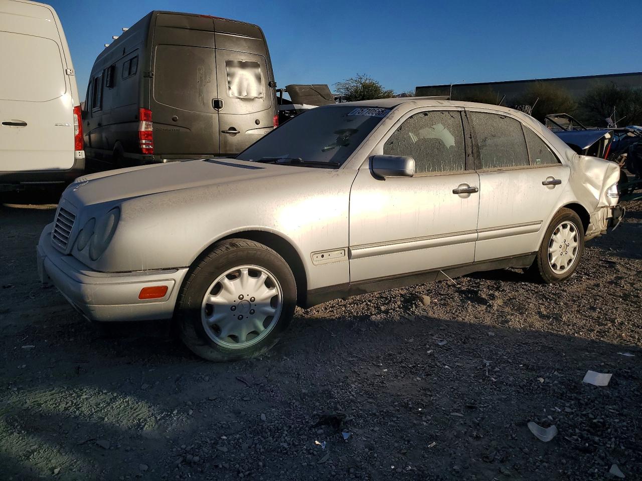 1999 Mercedes-benz E 320 Silver vin: WDBJF65H3XA858165