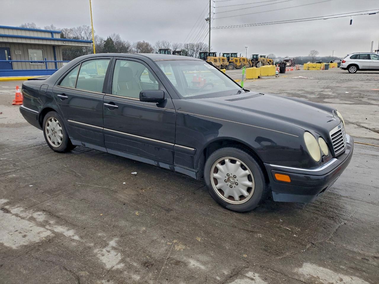 1999 Mercedes-benz E 320 Black vin: WDBJF65H3XA891084
