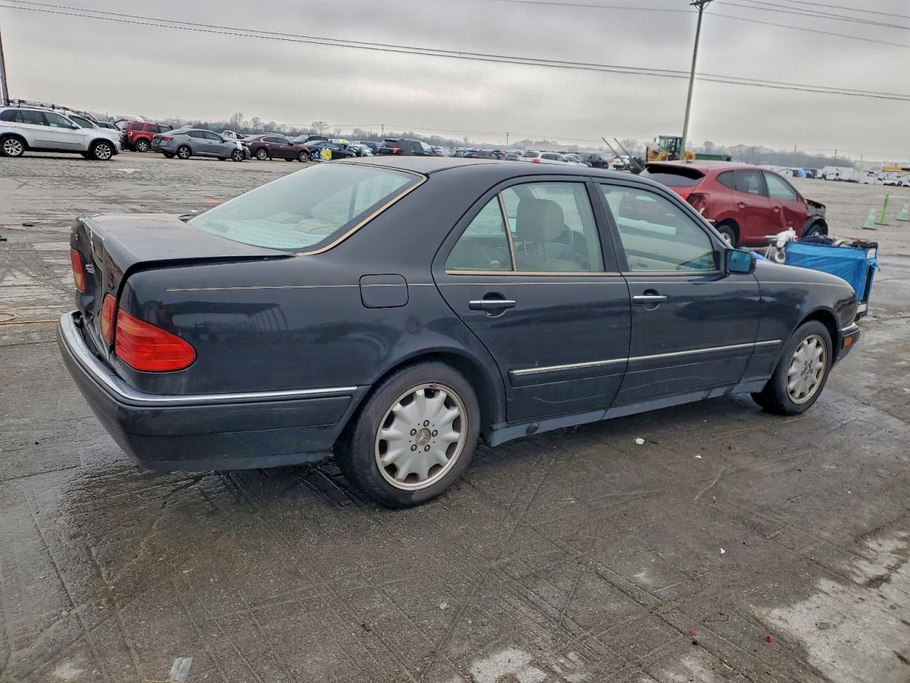 1999 Mercedes-benz E 320 Black vin: WDBJF65H3XA891084