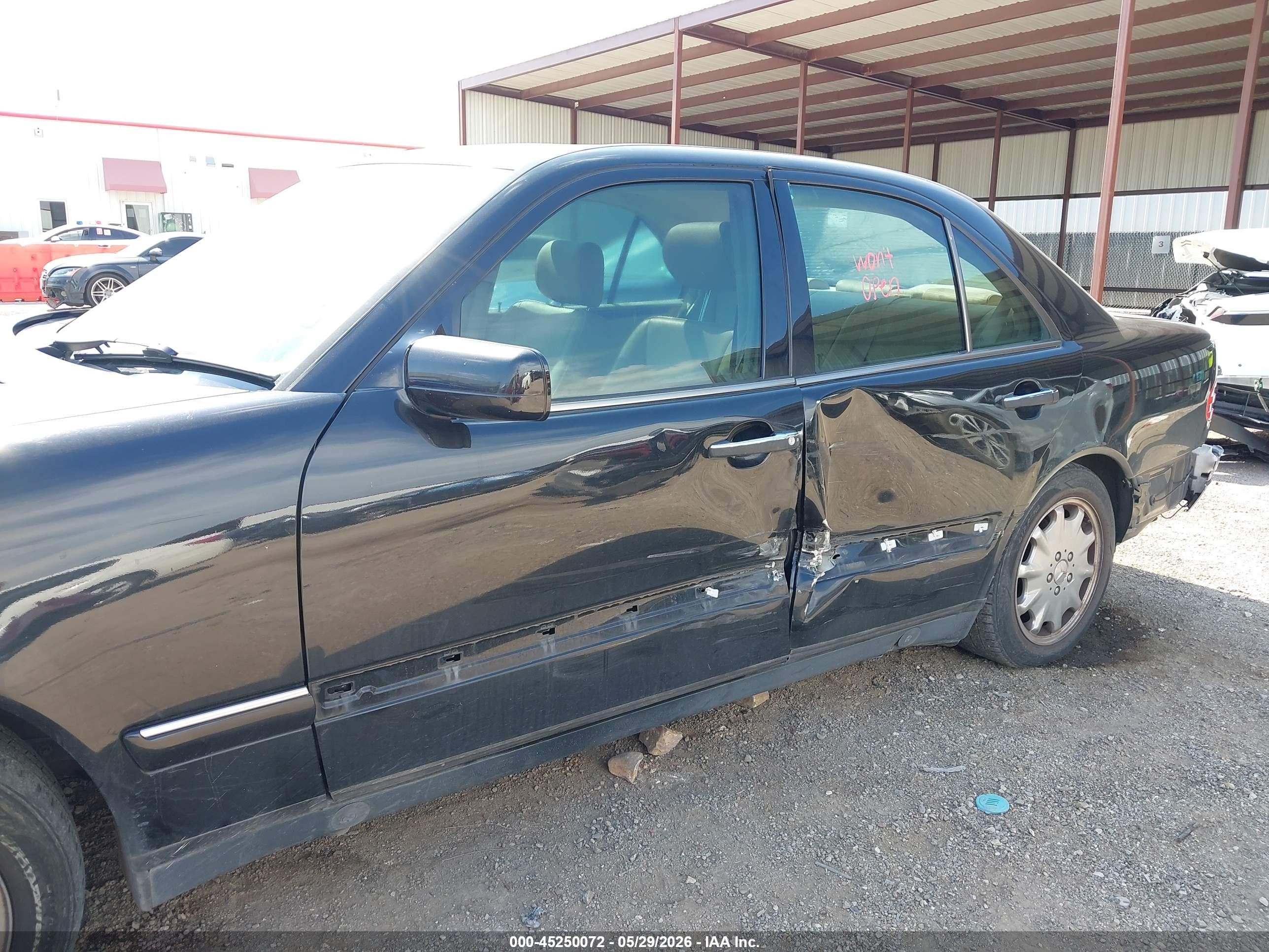 1999 Mercedes-benz E 320   Черный vin: WDBJF65H3XA898911