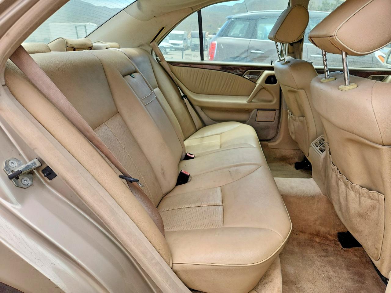 1999 Mercedes-benz E 320 Желто-коричневый vin: WDBJF65H3XA900947