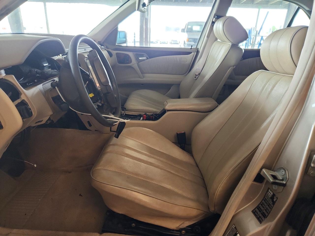 1999 Mercedes-benz E 320 Tan vin: WDBJF65H3XA925766